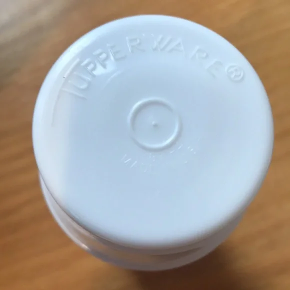 Tupperware Ketchup Mustard Dispensers Vintage USA made Yellow Red - Picture 2 of 14